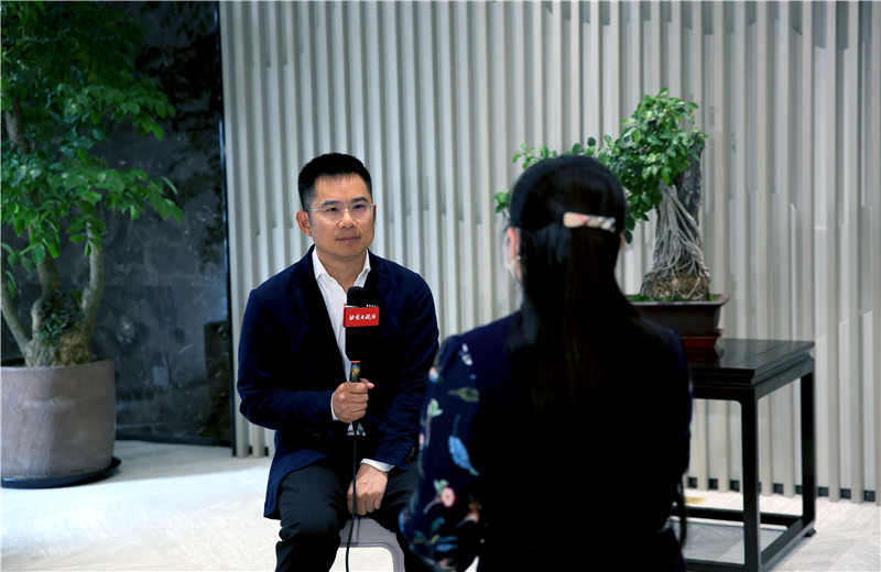 2020年5月6日，北京电视台就“疫情当前，建筑行业如何做好复工复产工作”，到中天北京集团实地走访，中天北京集团总裁张向洪作为朝阳区人大代表接受访问。