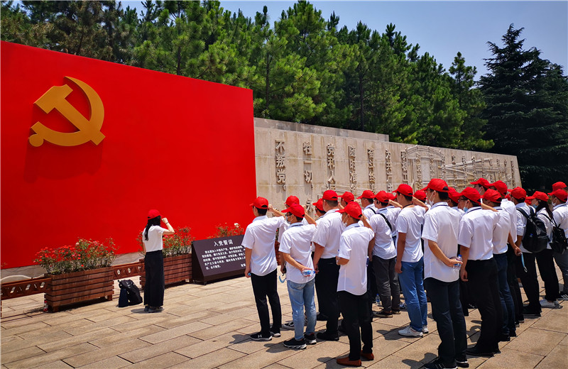 2020年6月30日，中天三建党支部组织上海区域、苏南分公司全体党员及部分流动党员、预备党员、入党积极分子等40余人赴嘉兴南湖开展“七一”主题党建活动。