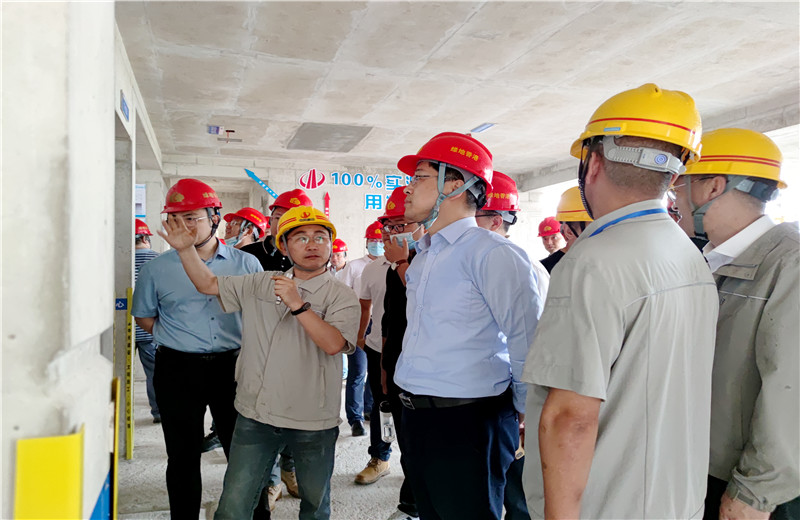 2023年5月10日，绿地香港集团华南区域公司工程对标培训观摩会在中天八建南宁绿地朗峯A地块项目举行。